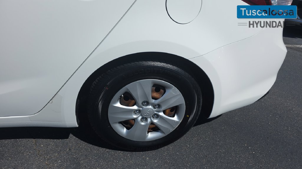 Used 2017 Kia Forte LX FWD image 10