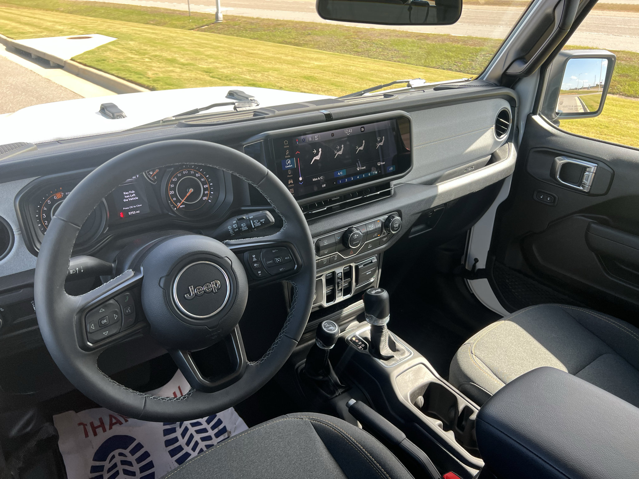 Used 2025 Jeep Wrangler Unlimited Sport AWD/4WD image 16