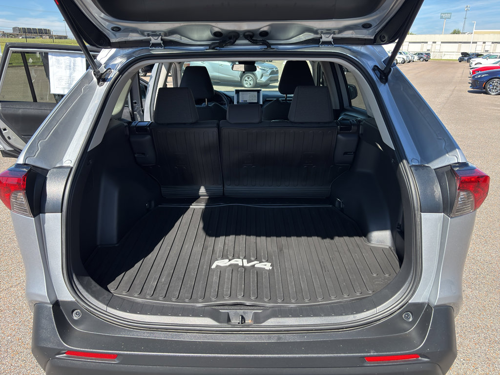 Used 2024 Toyota RAV4 LE image 24