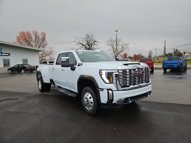 New 2026 GMC Sierra 3500 Denali w/ Denali Reserve Package image 4