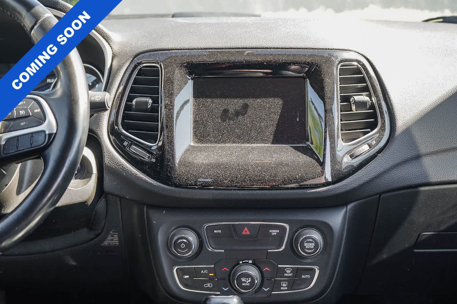 Used 2019 Jeep Compass Latitude FWD image 17