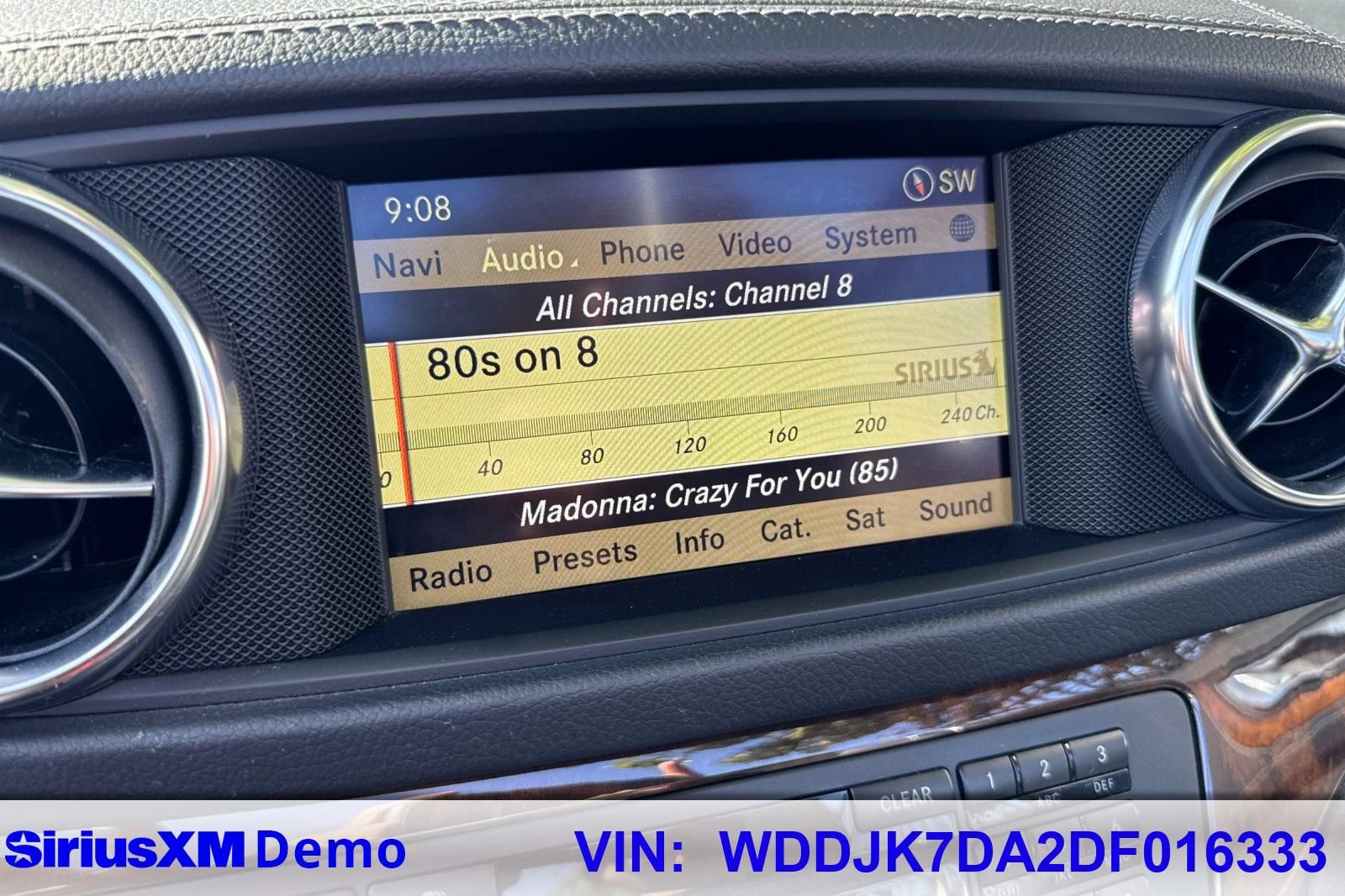 Used 2013 Mercedes-Benz SL 550 image 33