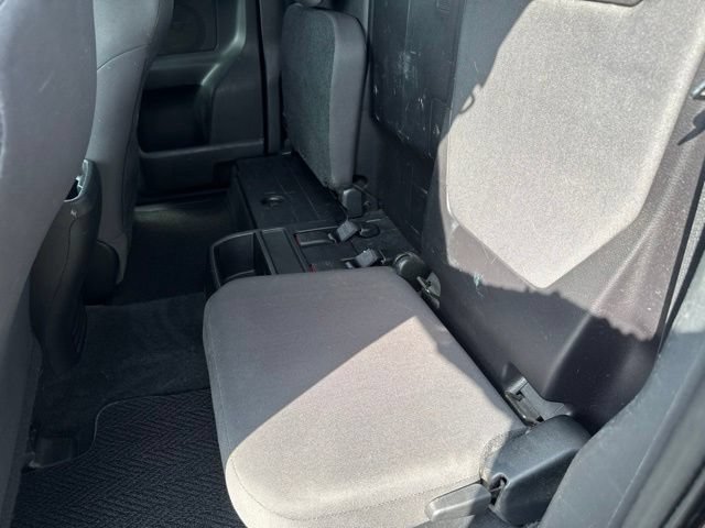 Used 2016 Toyota Tacoma TRD Sport w/ Towing Package AWD/4WD image 10