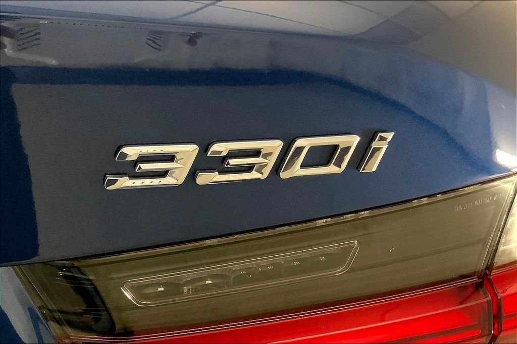Used 2021 BMW 330i xDrive Sedan w/ Premium Package AWD/4WD image 30