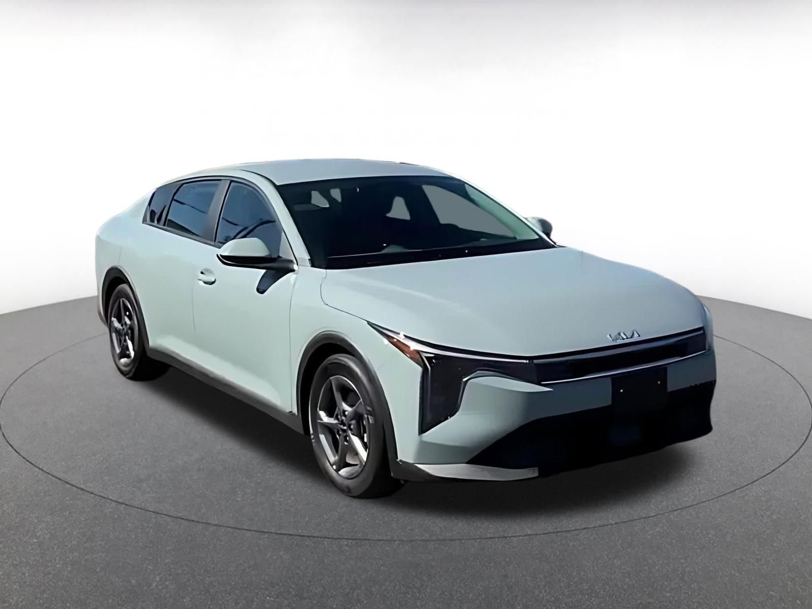 Used 2025 Kia K4 LXS image 3