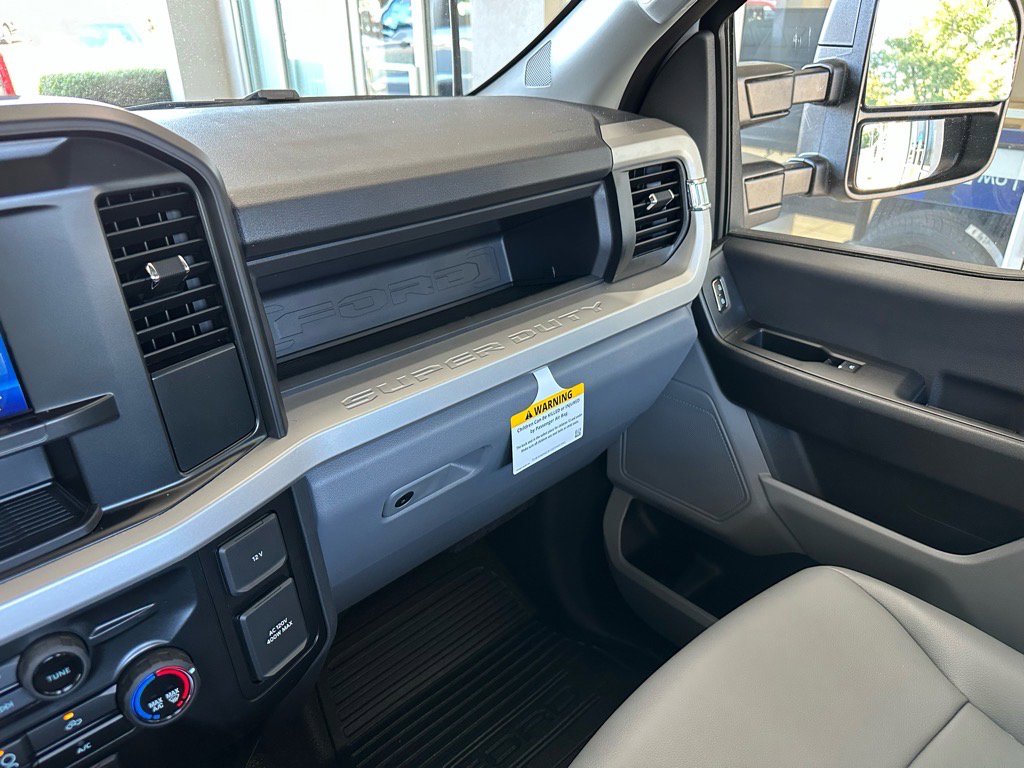 New 2026 Ford F250 XL image 30