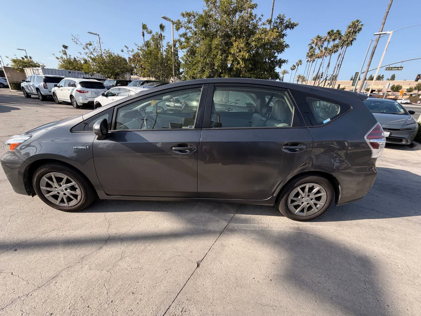 Used 2016 Toyota Prius V Four FWD image 8