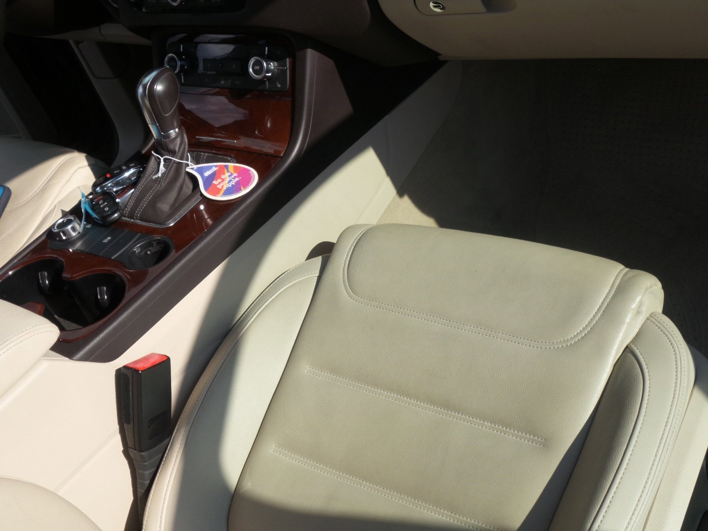 Used 2013 Volkswagen Touareg VR6 image 37