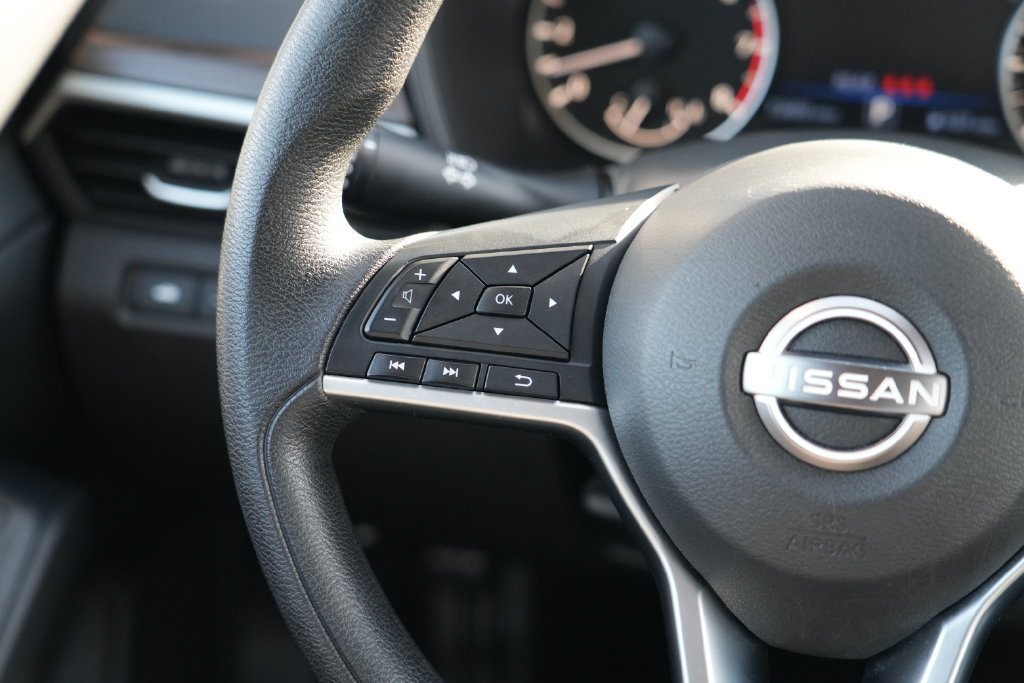 Used 2024 Nissan Altima 2.5 SV FWD image 19