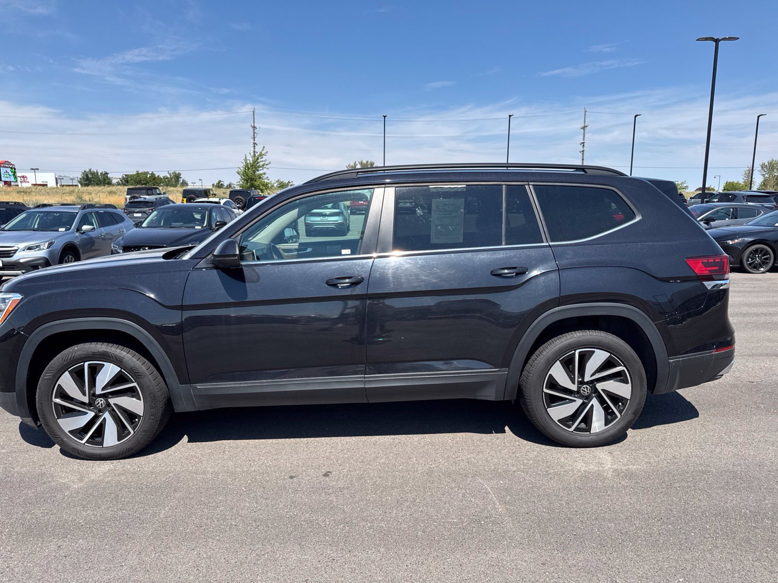 Used 2024 Volkswagen Atlas SE FWD image 4