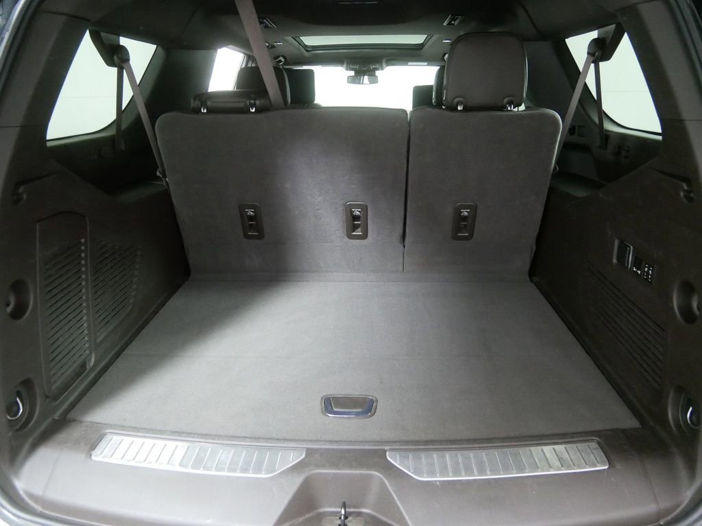 Used 2023 GMC Yukon XL Denali image 5