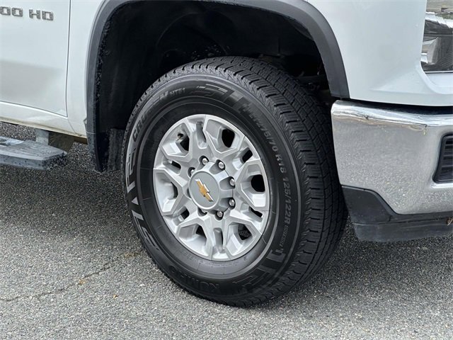 Used 2024 Chevrolet Silverado 3500 LT image 7