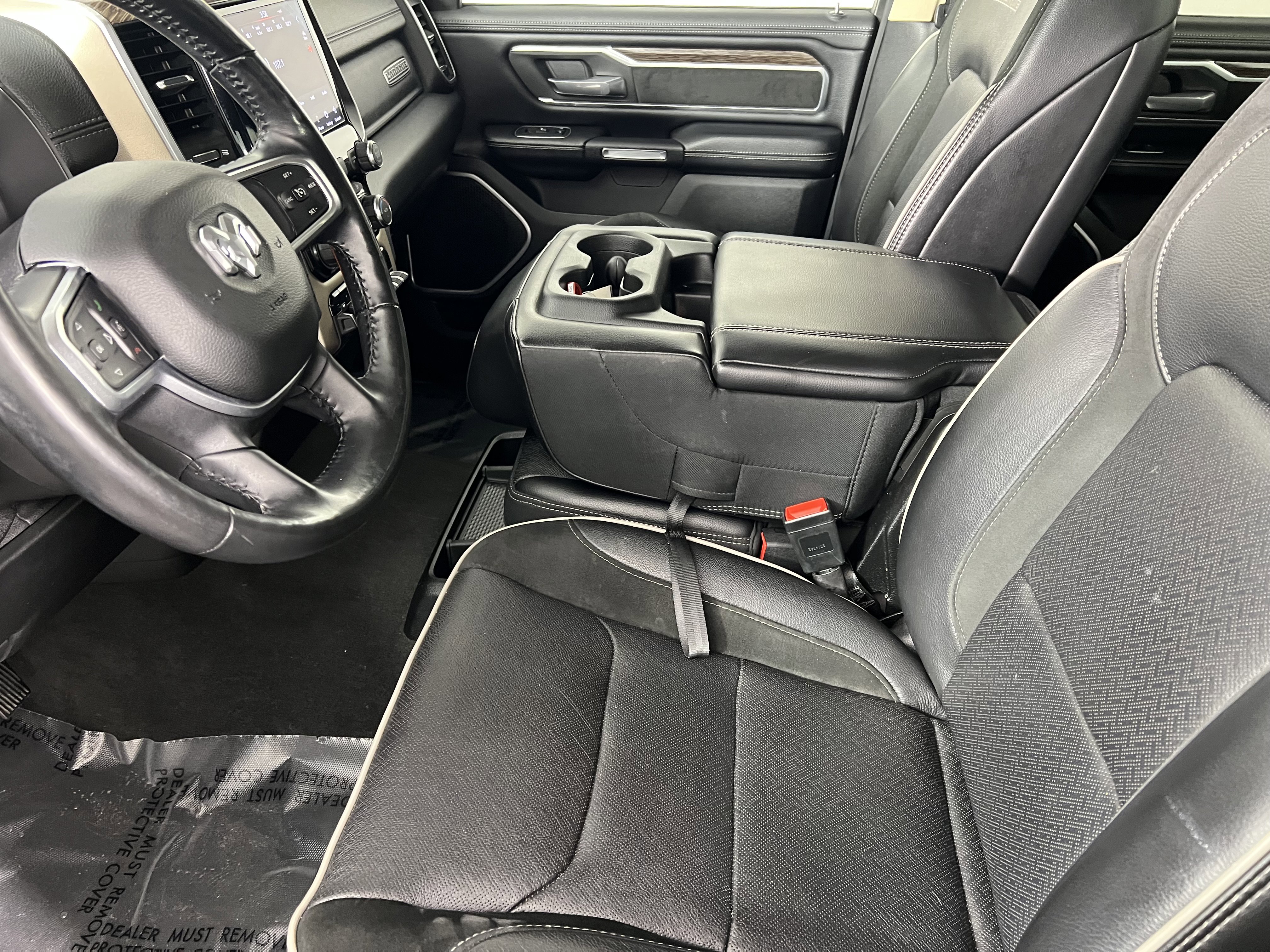 Used 2020 RAM 1500 Laramie AWD/4WD image 4