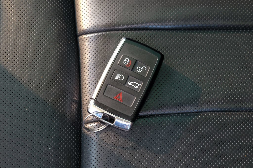 Used 2023 Land Rover Range Rover Autobiography AWD/4WD image 63