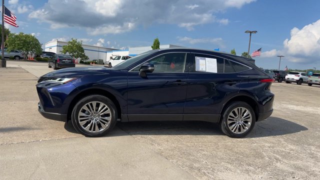 Used 2022 Toyota Venza XLE AWD/4WD image 5