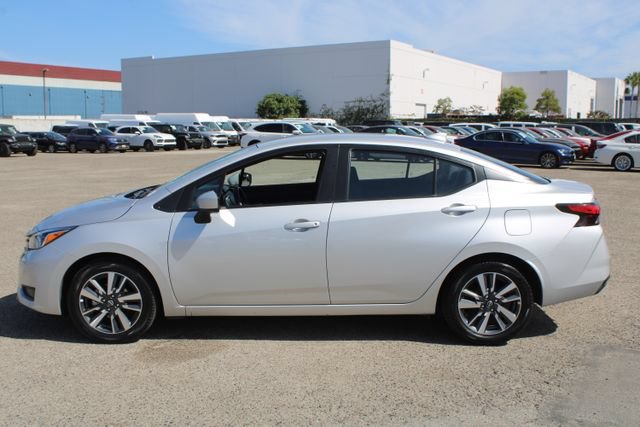 Used 2024 Nissan Versa SV FWD image 7