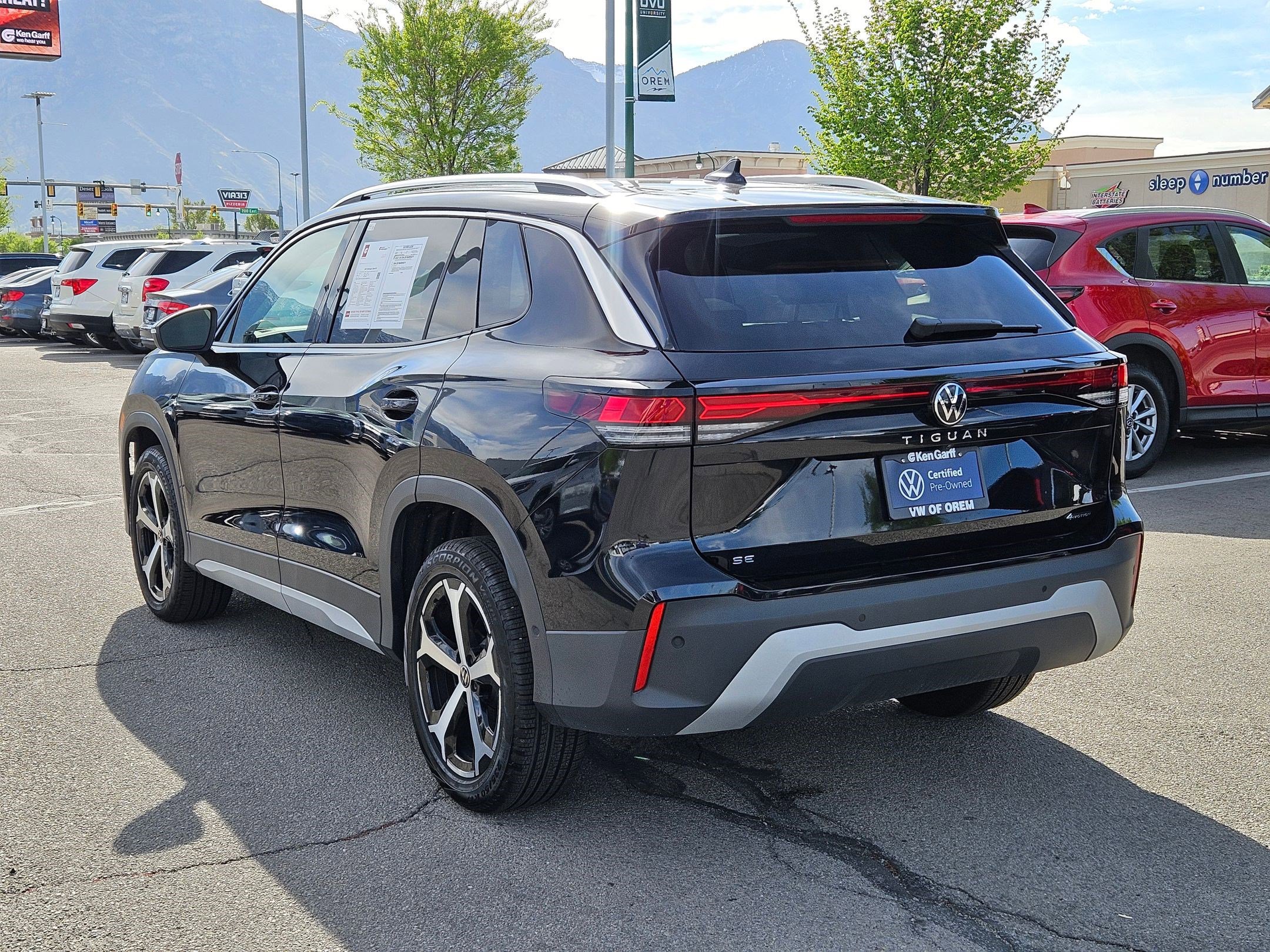Used 2026 Volkswagen Tiguan SE image 9