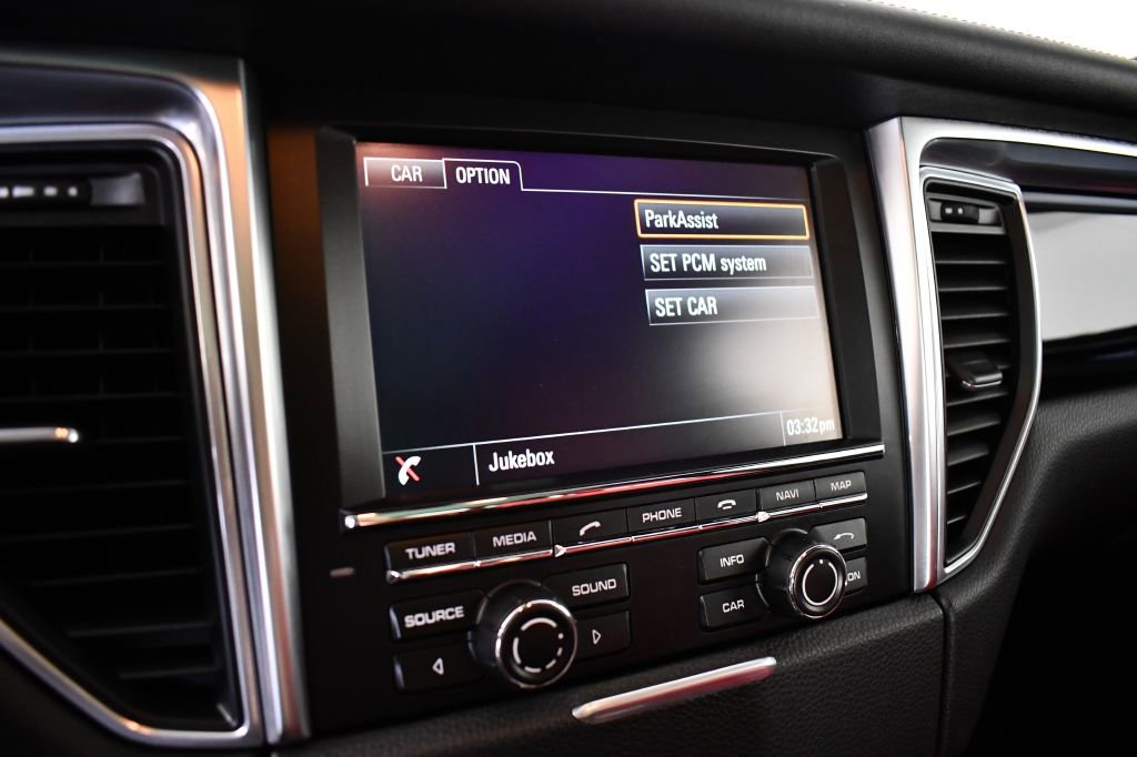 Used 2016 Porsche Macan S w/ Premium Package Plus image 35