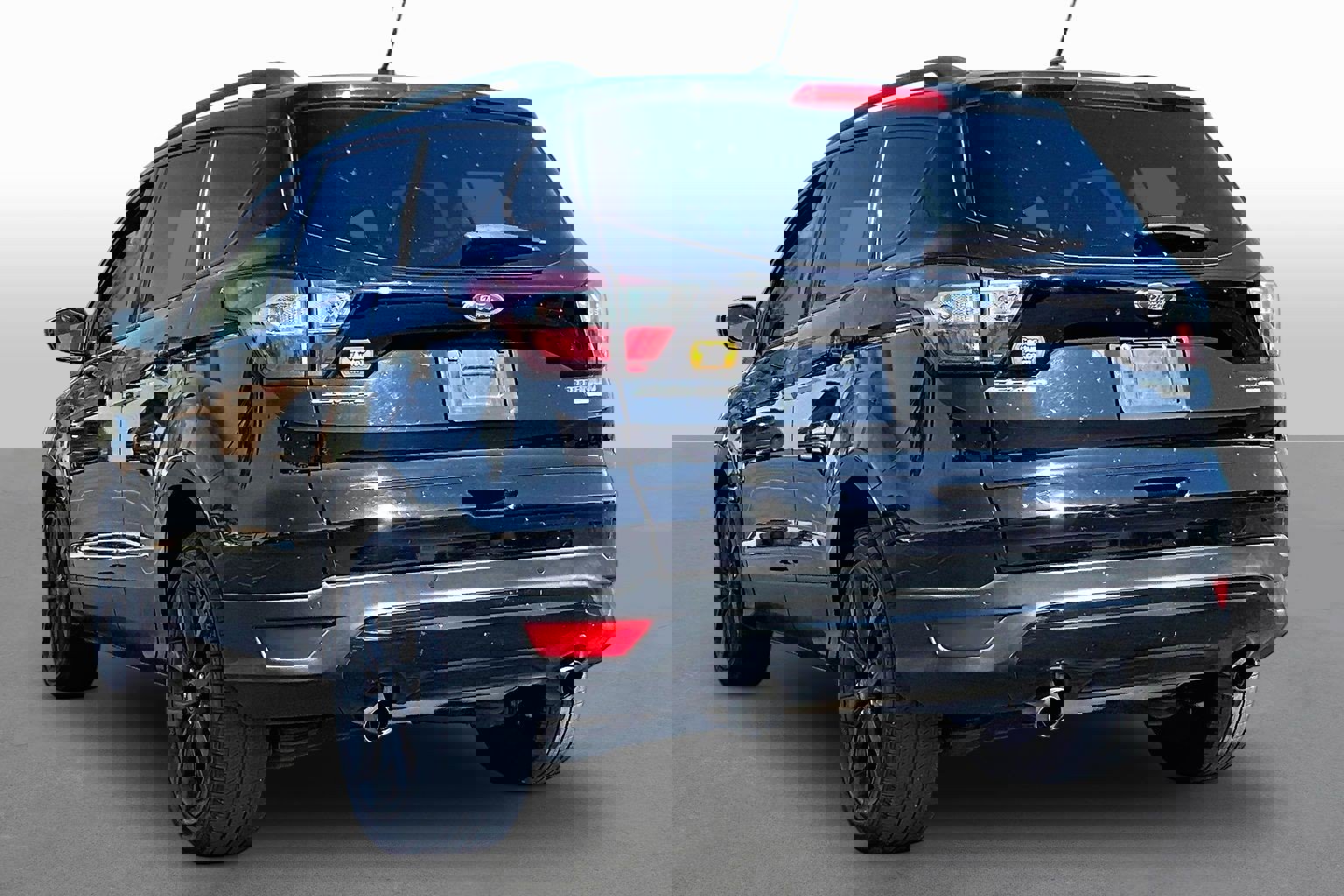 Used 2017 Ford Escape Titanium image 9