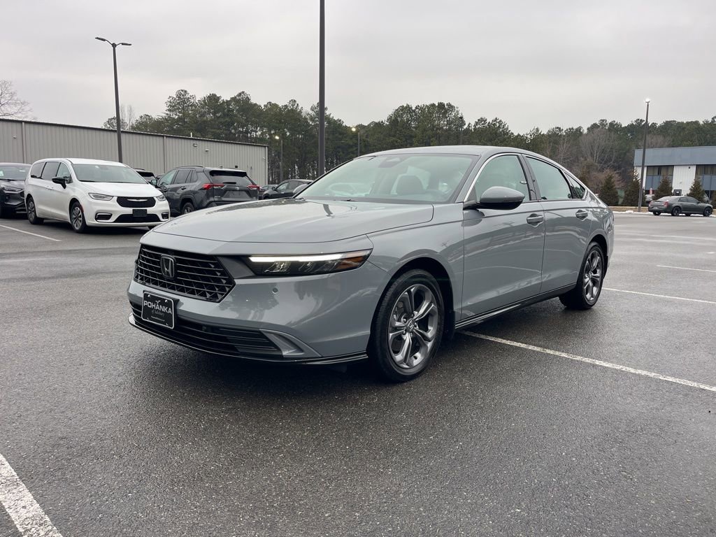 Used 2025 Honda Accord EX-L image 2