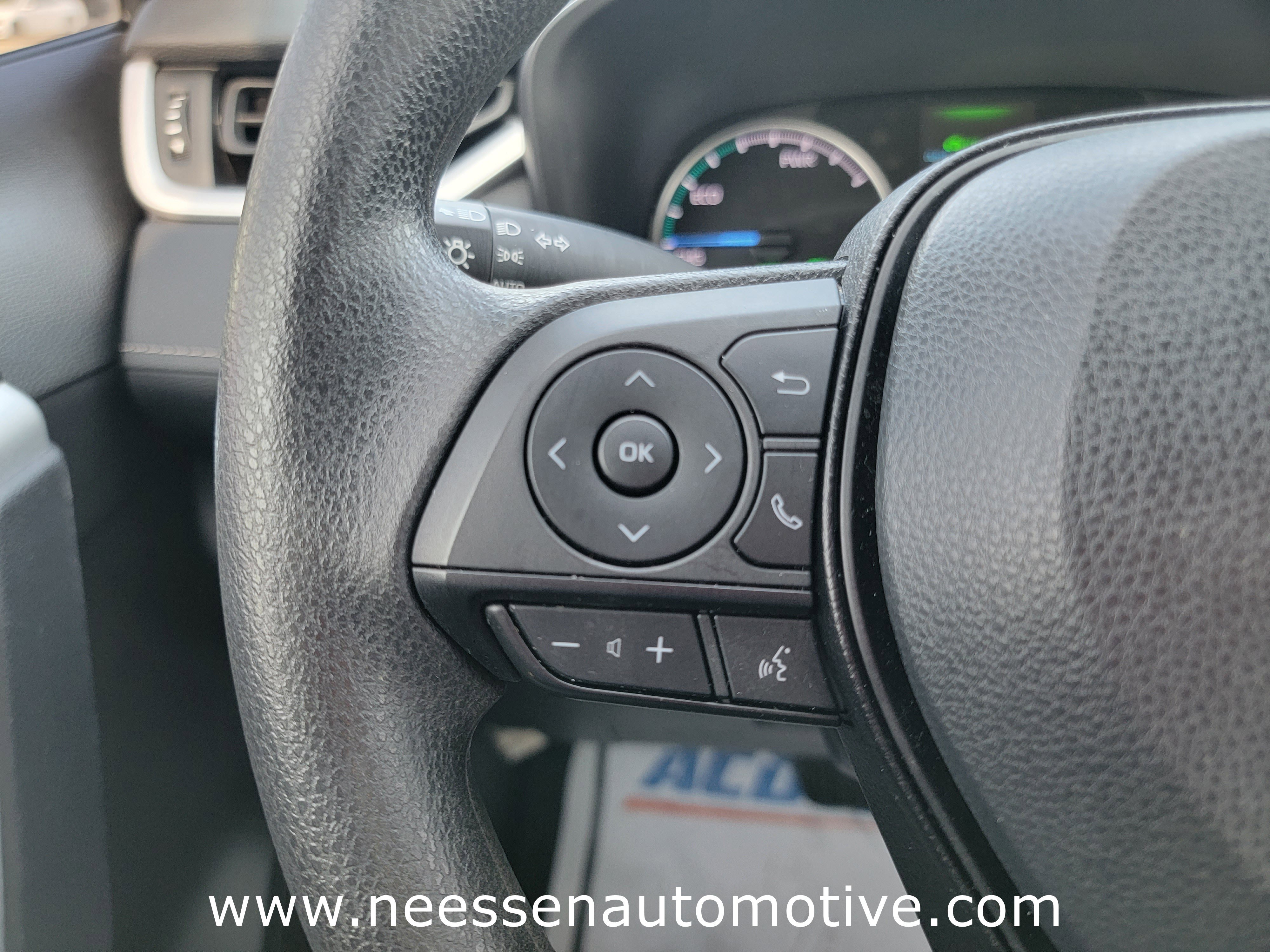 Used 2022 Toyota RAV4 XLE image 18