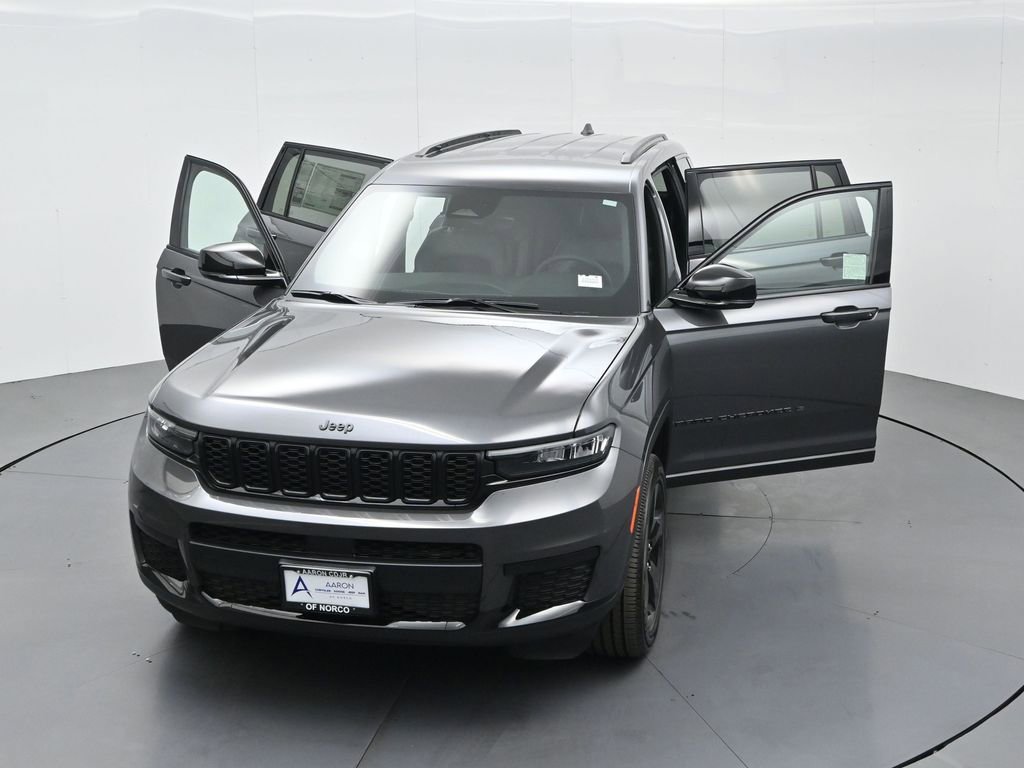 New 2025 Jeep Grand Cherokee L Laredo image 38