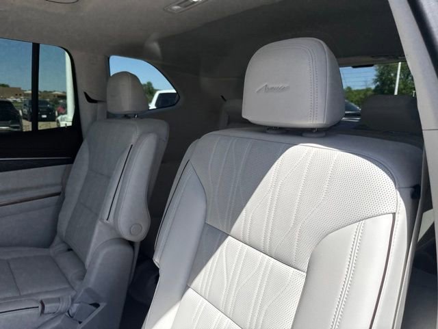 New 2026 Buick Enclave Avenir w/ Super Cruise Package AWD/4WD image 34