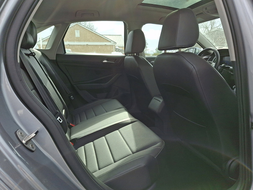 Used 2024 Volkswagen Jetta SE image 13