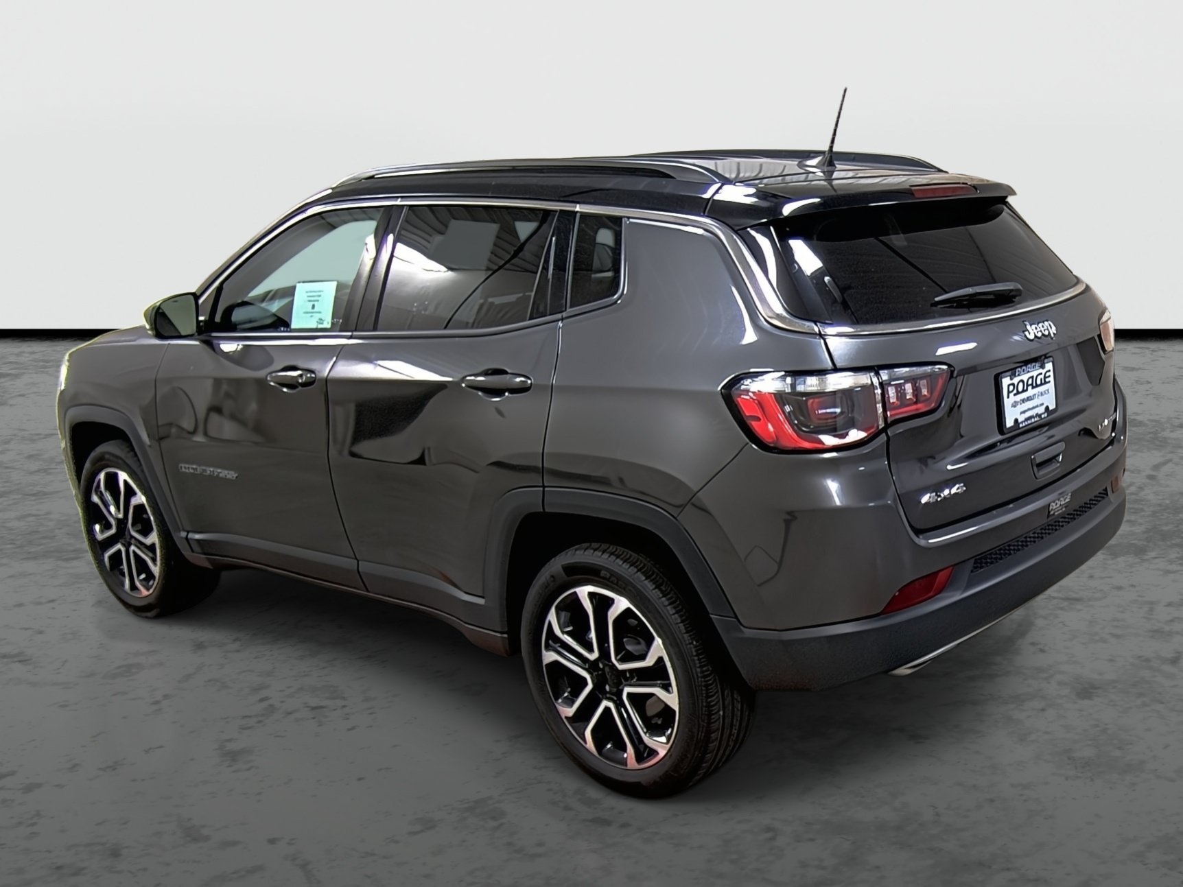 Used 2023 Jeep Compass Limited AWD/4WD image 2