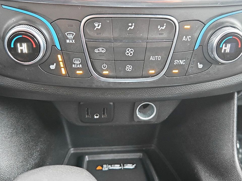 Used 2023 Chevrolet Traverse LT image 26