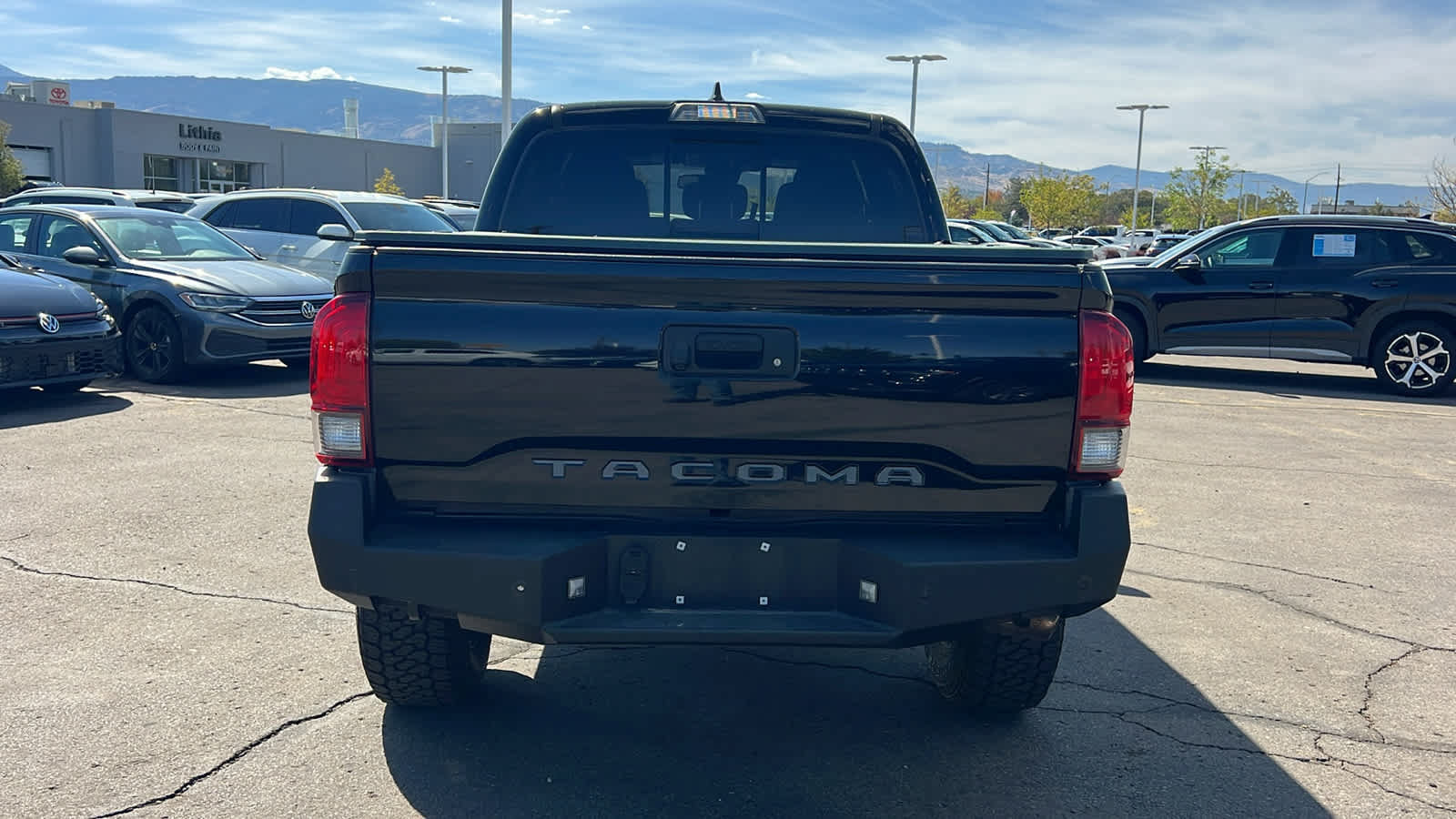 Used 2018 Toyota Tacoma TRD Sport w/ Technology Package AWD/4WD image 6