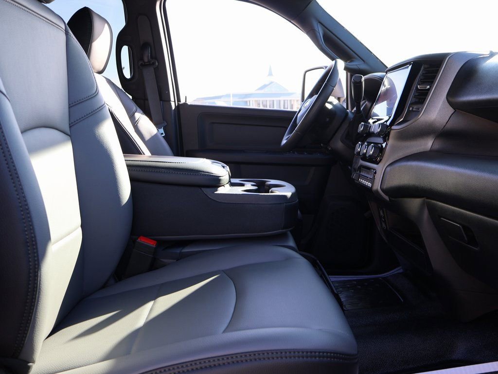 New 2026 RAM 5500 Tradesman AWD/4WD image 9