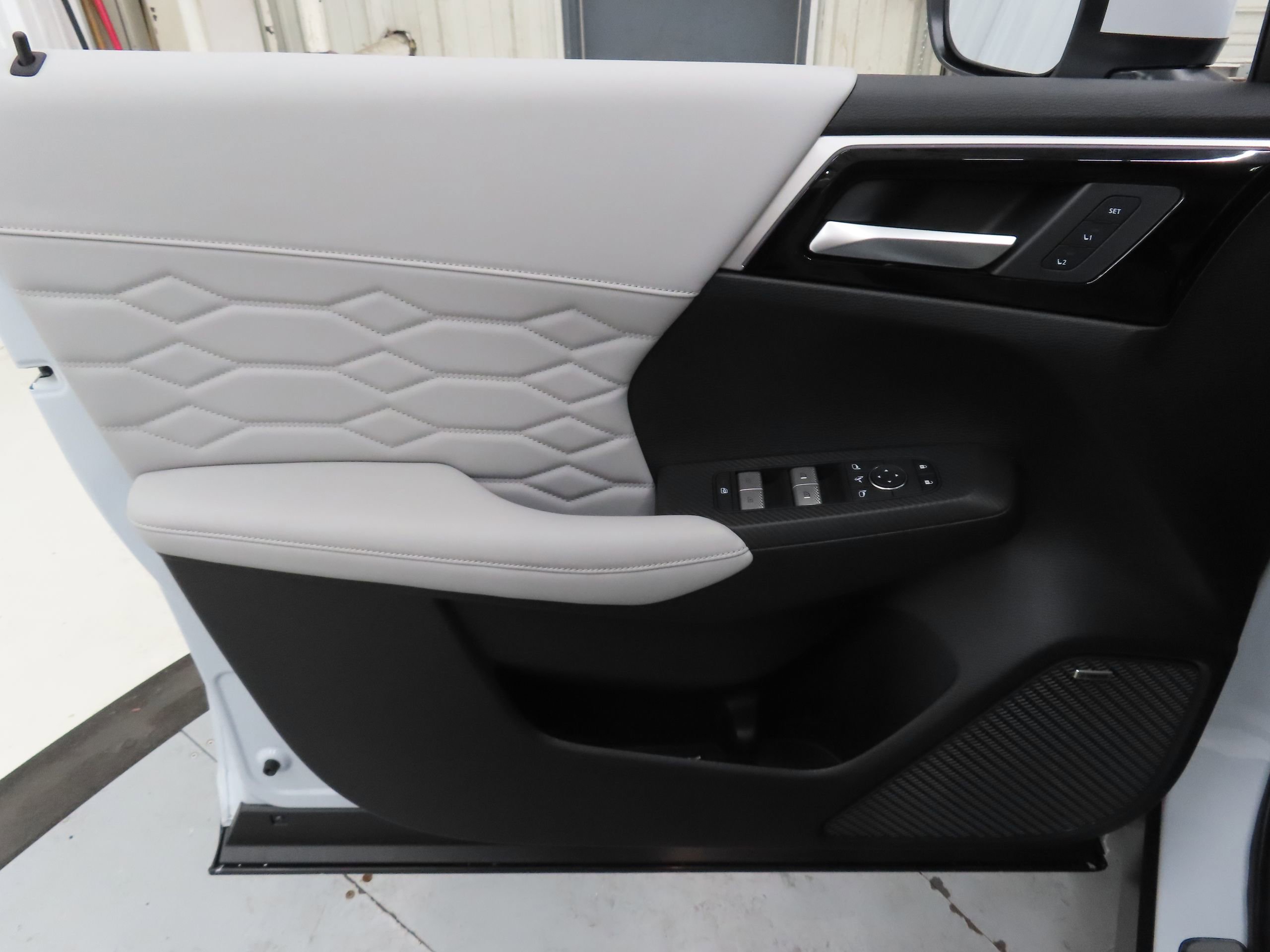 New 2026 Mitsubishi Outlander SEL FWD image 10