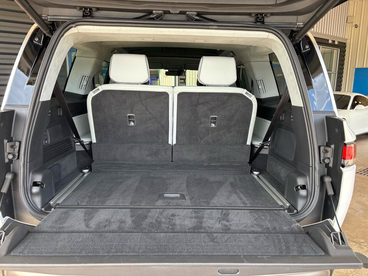 Used 2024 Rivian R1S Adventure AWD/4WD image 22