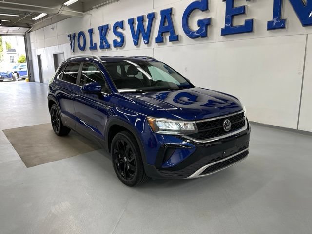 Certified 2023 Volkswagen Taos SE w/ Panoramic Sunroof Package AWD/4WD image 5