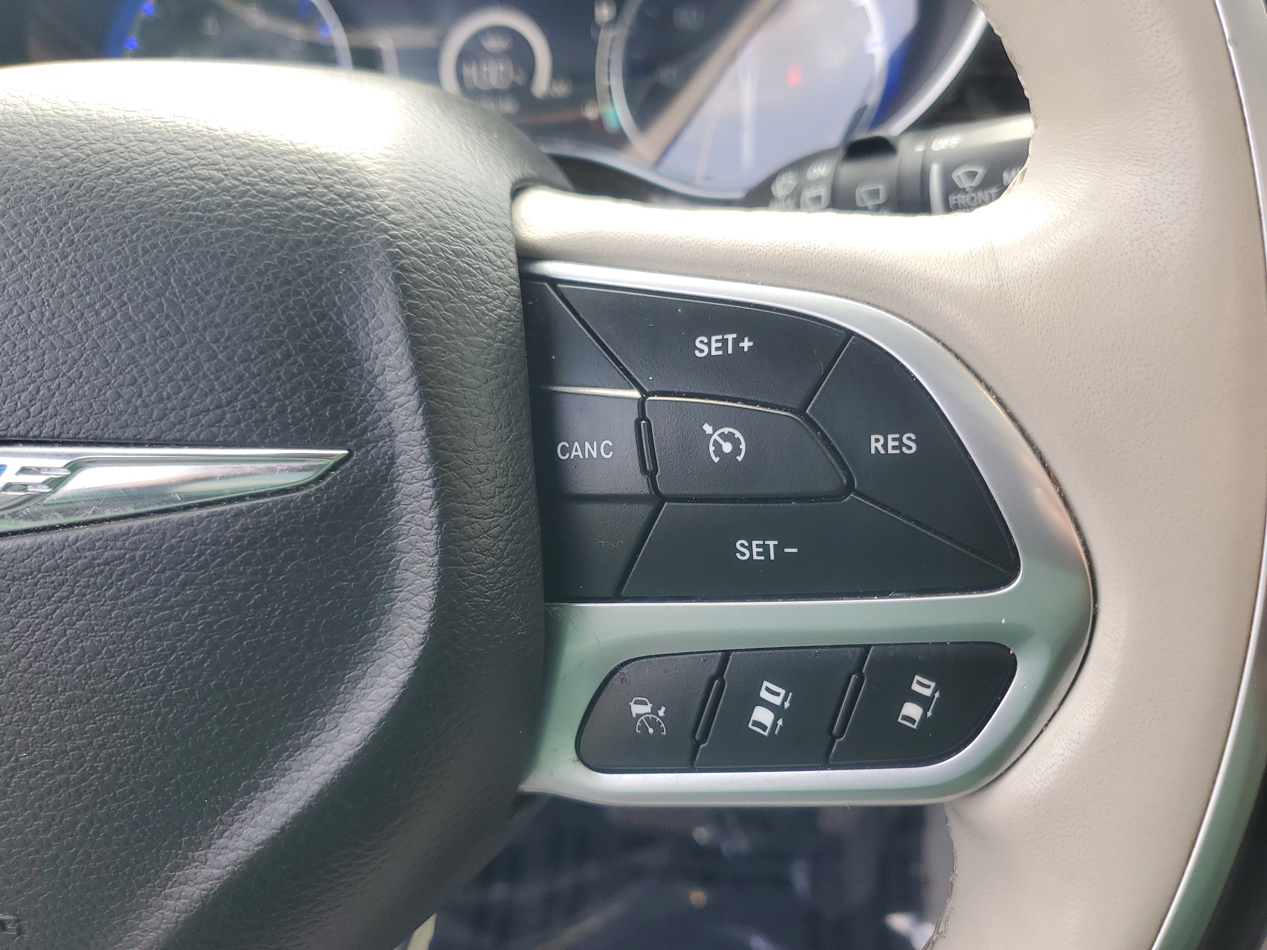 Used 2021 Chrysler Pacifica Limited w/ Uconnect Theater Family Group AWD/4WD image 17