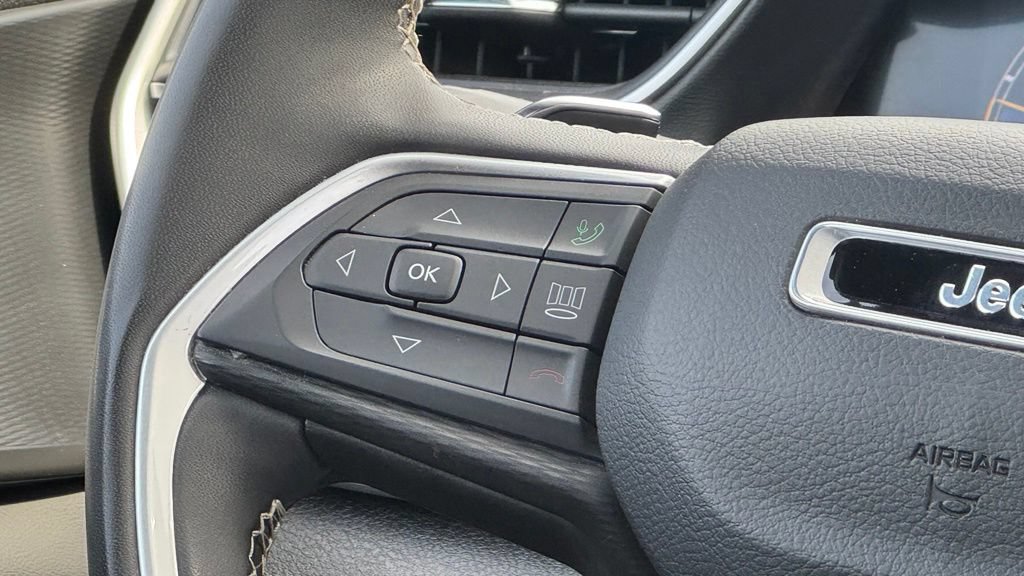 Used 2023 Jeep Grand Cherokee Altitude AWD/4WD image 18