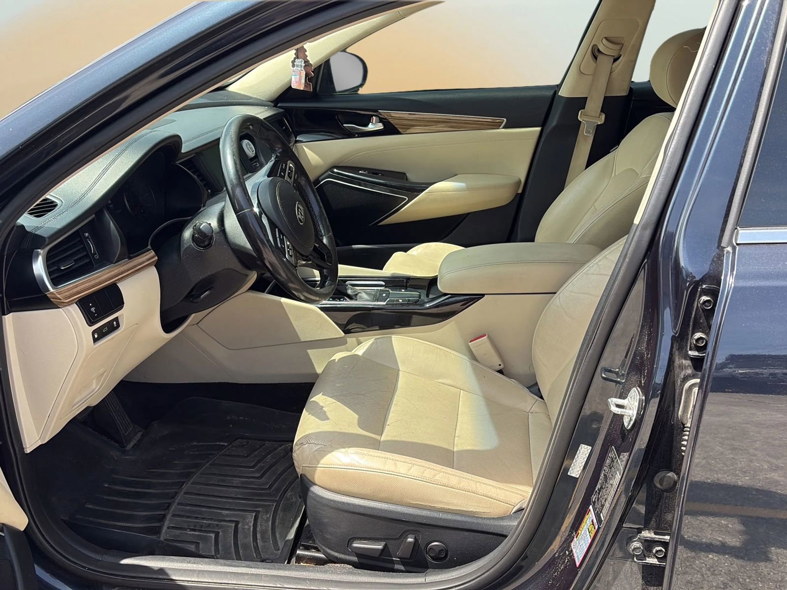 Used 2017 Kia Cadenza Premium FWD image 26