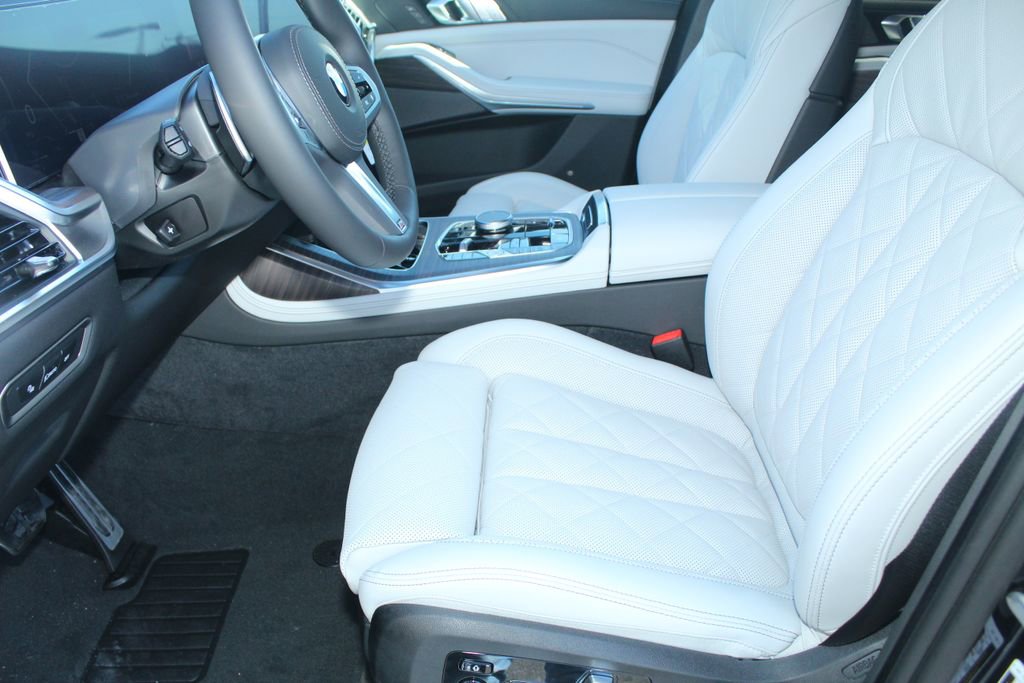 Used 2026 BMW X7 xDrive40i AWD/4WD image 19