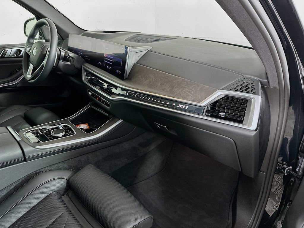 Used 2025 BMW X5 xDrive40i w/ Premium Package image 37