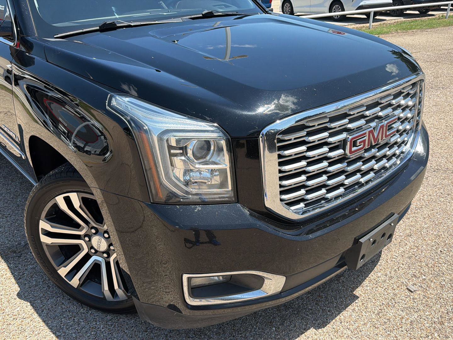 Used 2019 GMC Yukon Denali w/ Denali Ultimate Package AWD/4WD image 9