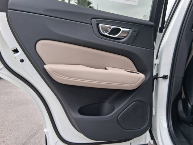 New 2026 Volvo XC60 B5 Core AWD/4WD image 15