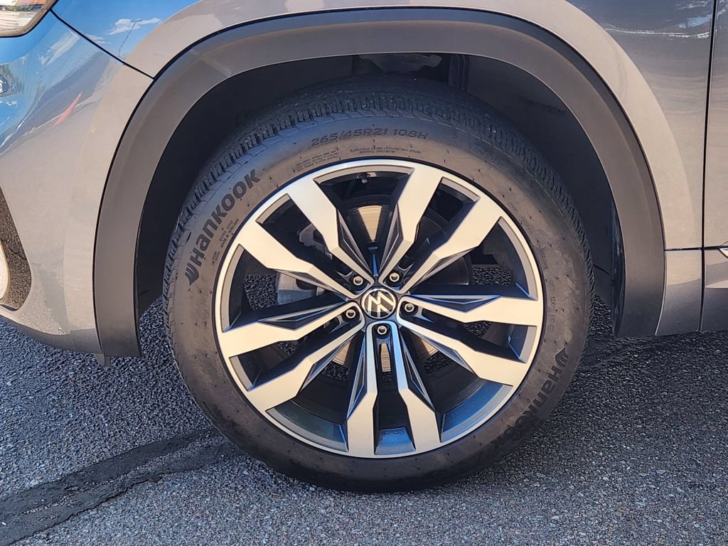 Used 2020 Volkswagen Atlas Cross Sport SEL R-Line AWD/4WD image 29