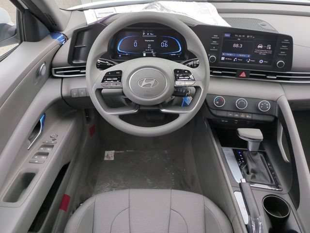New 2026 Hyundai Elantra SE FWD image 15