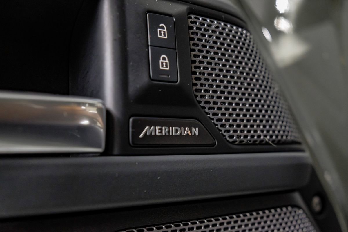 Used 2023 Land Rover Defender 110 X image 34