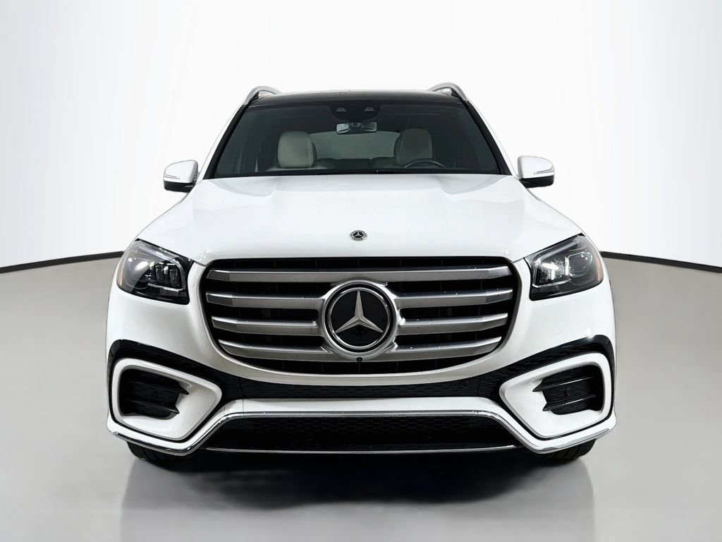 Used 2024 Mercedes-Benz GLS 450 4MATIC image 2