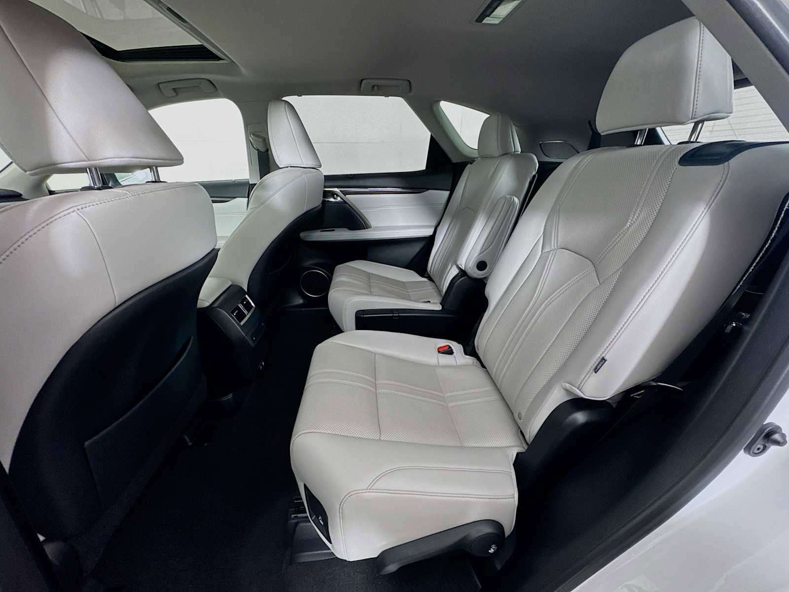 Used 2020 Lexus RX 450hL Luxury w/ Accessory Package image 21