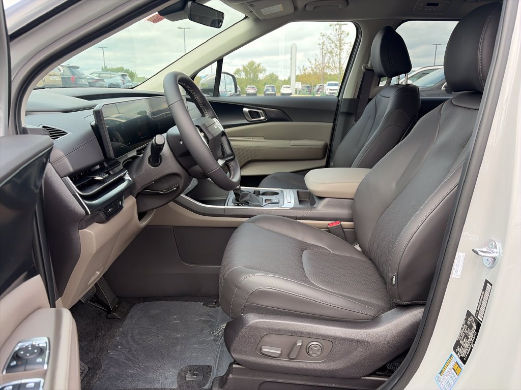 New 2027 Kia Carnival FWD image 14