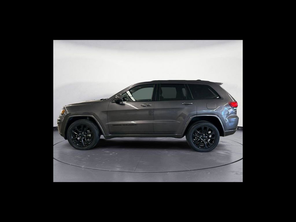 Used 2021 Jeep Grand Cherokee Laredo X AWD/4WD image 3