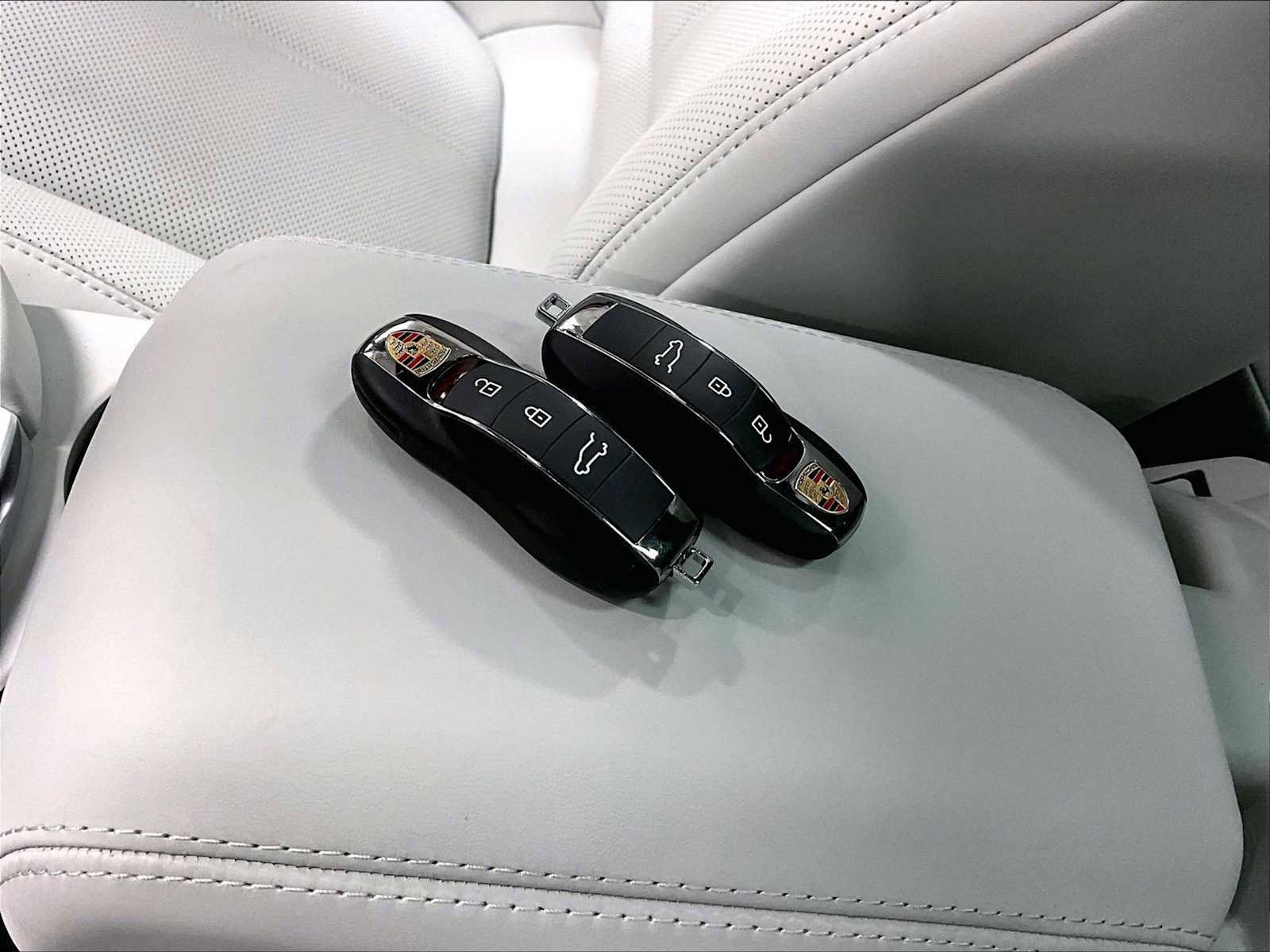 Used 2026 Porsche Macan S AWD/4WD image 39